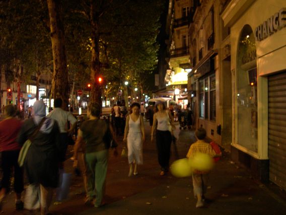  boulevard Saint-Michel la nuit